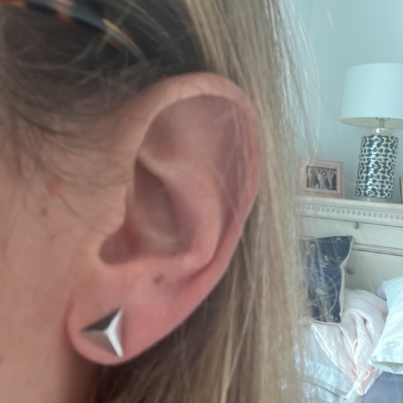 Ileana Makri White Gold and Black Diamond Triangular Stud Earrings - Picture 4 of 5